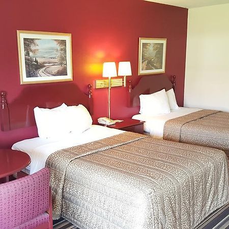 Red Carpet Inn & Suites Carneys Point/Wilmington ภายนอก รูปภาพ