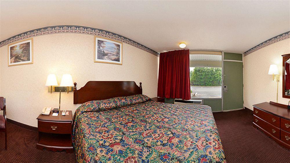 Red Carpet Inn & Suites Carneys Point/Wilmington ภายนอก รูปภาพ