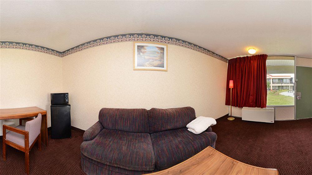 Red Carpet Inn & Suites Carneys Point/Wilmington ภายนอก รูปภาพ