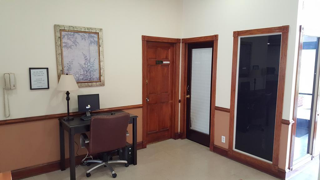 Red Carpet Inn & Suites Carneys Point/Wilmington ภายนอก รูปภาพ