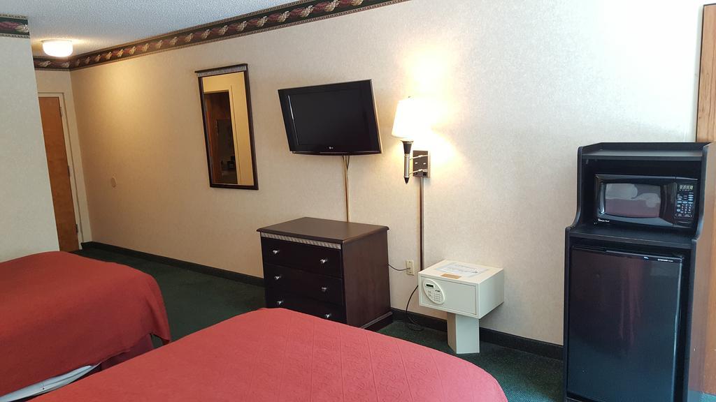 Red Carpet Inn & Suites Carneys Point/Wilmington ภายนอก รูปภาพ
