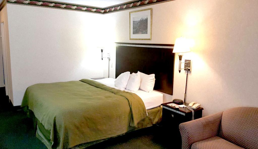 Red Carpet Inn & Suites Carneys Point/Wilmington ภายนอก รูปภาพ