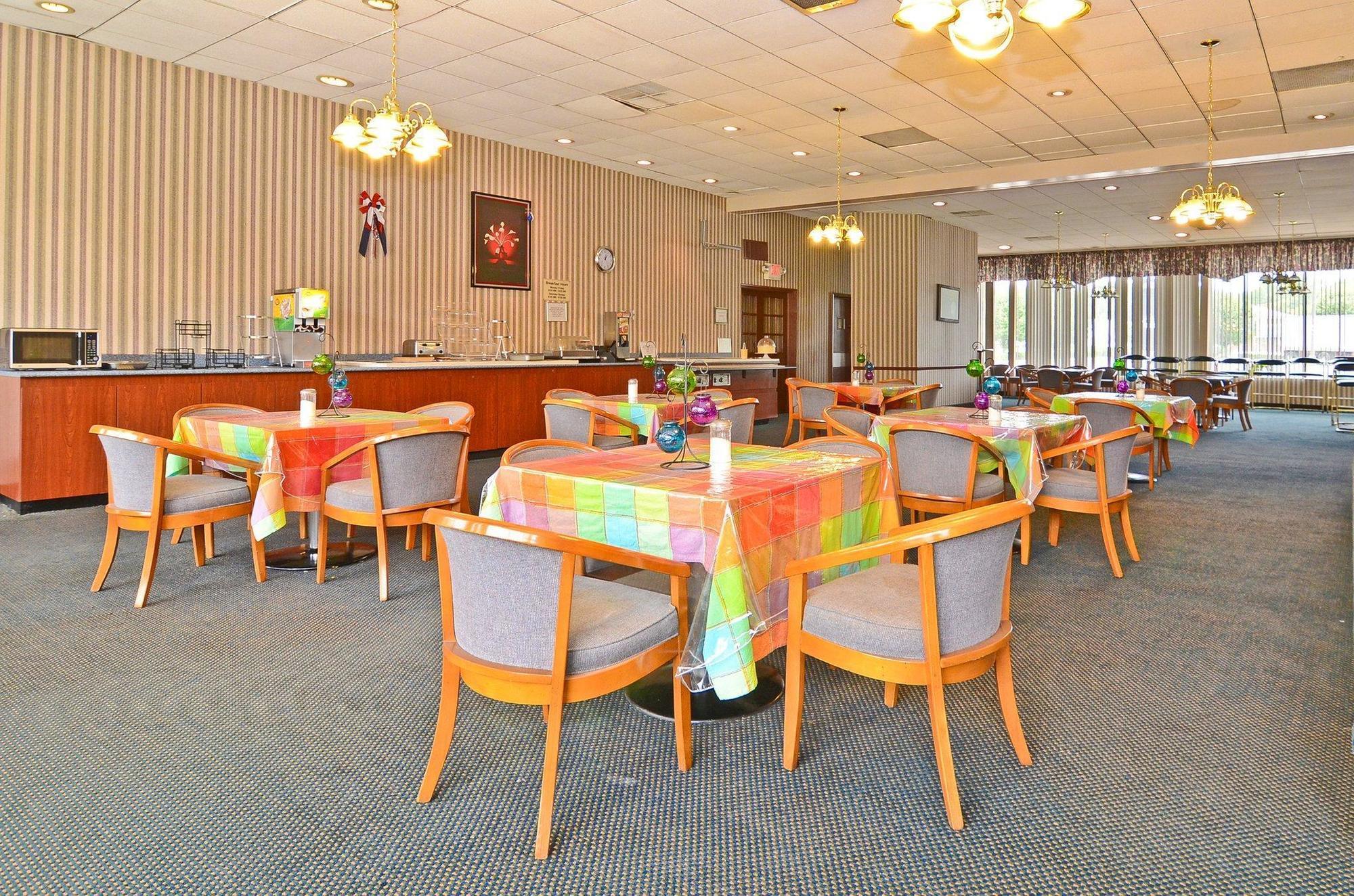 Red Carpet Inn & Suites Carneys Point/Wilmington ภายนอก รูปภาพ