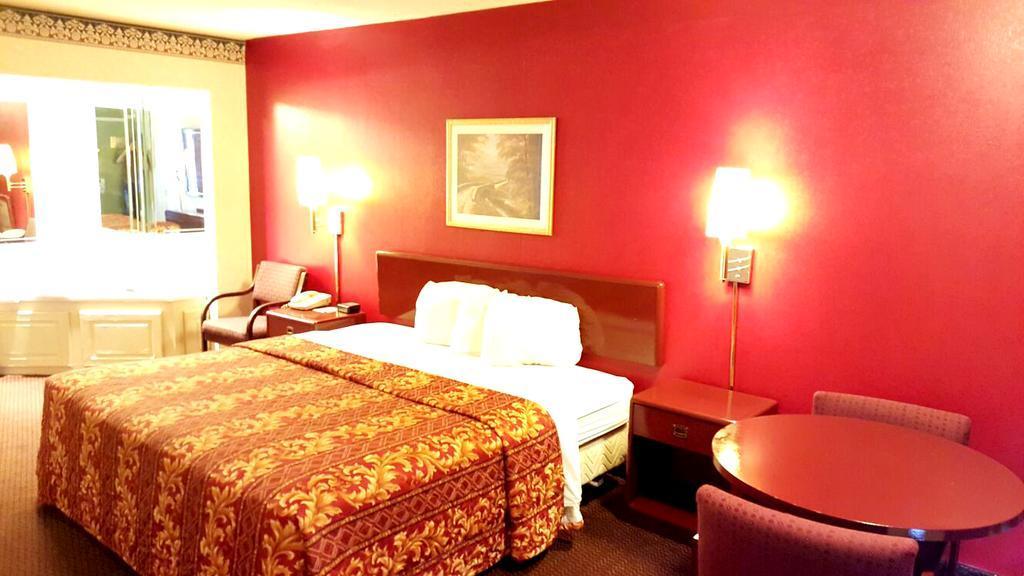 Red Carpet Inn & Suites Carneys Point/Wilmington ภายนอก รูปภาพ
