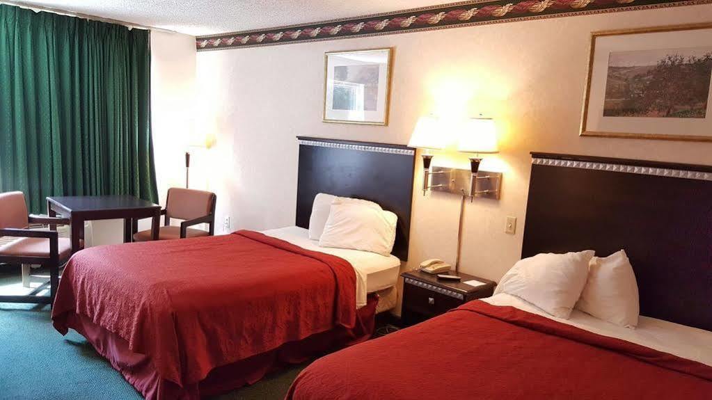 Red Carpet Inn & Suites Carneys Point/Wilmington ภายนอก รูปภาพ