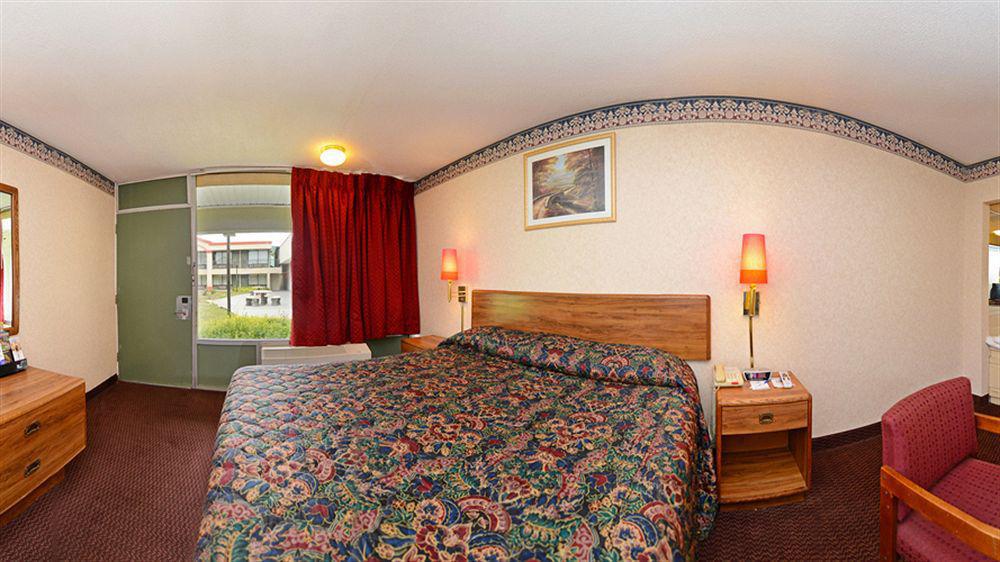 Red Carpet Inn & Suites Carneys Point/Wilmington ภายนอก รูปภาพ